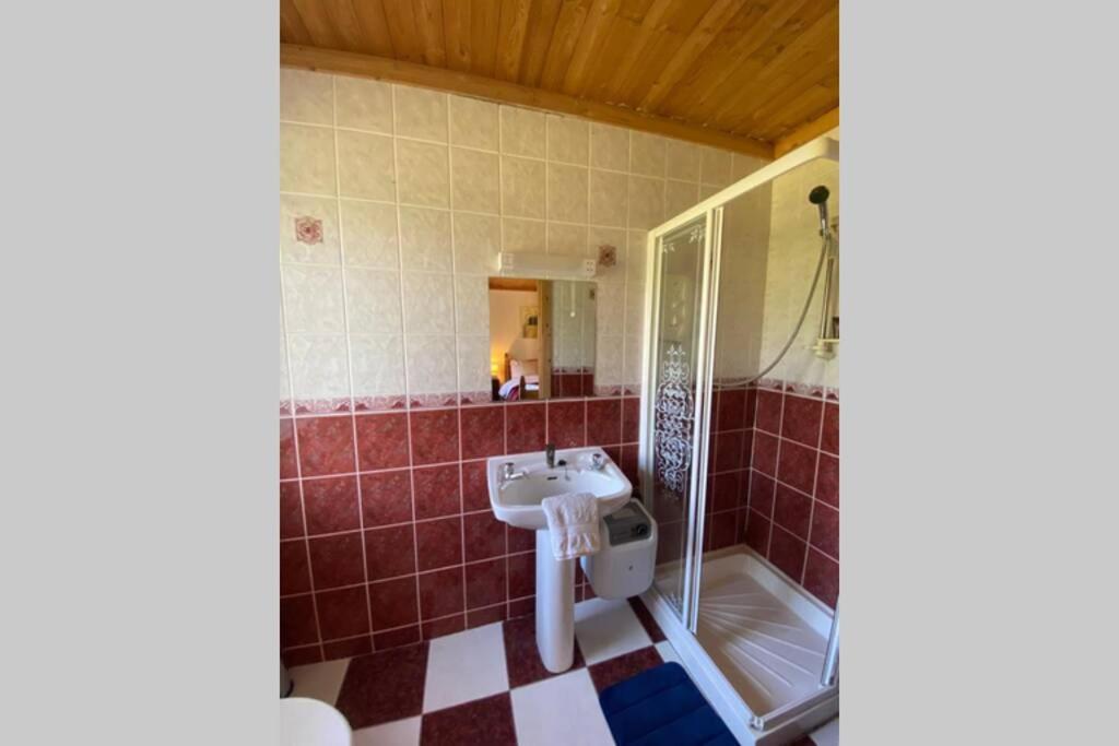 The Cosy Cabin Swinford Buitenkant foto