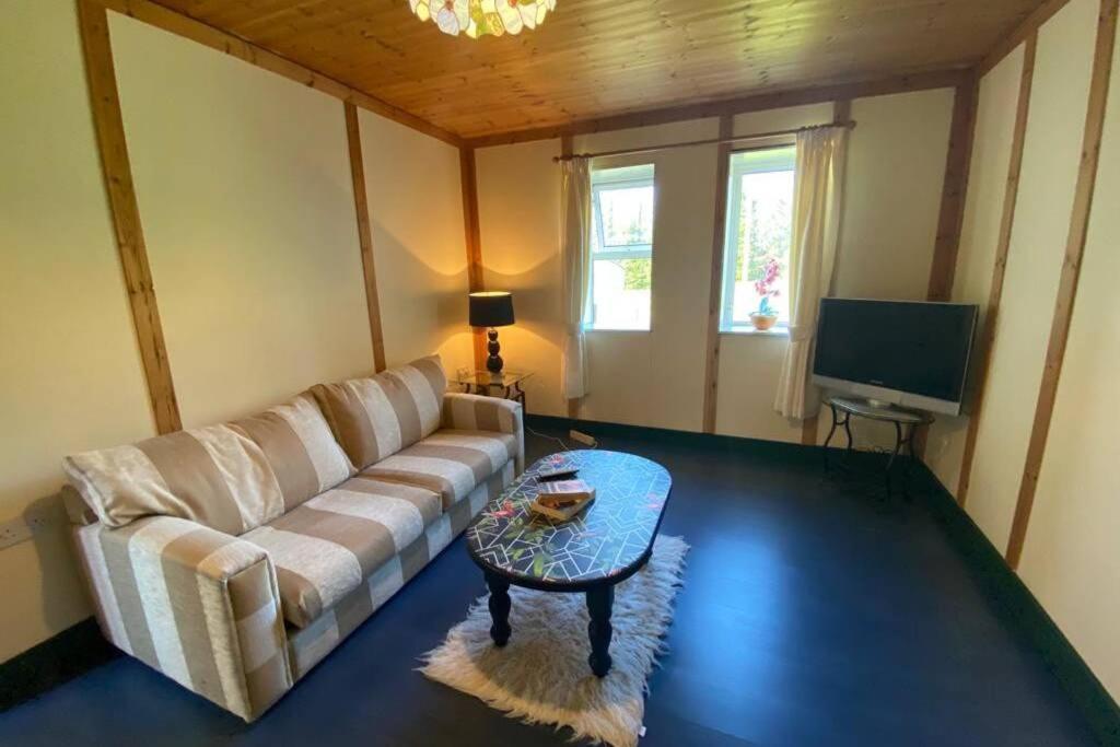 The Cosy Cabin Swinford Buitenkant foto